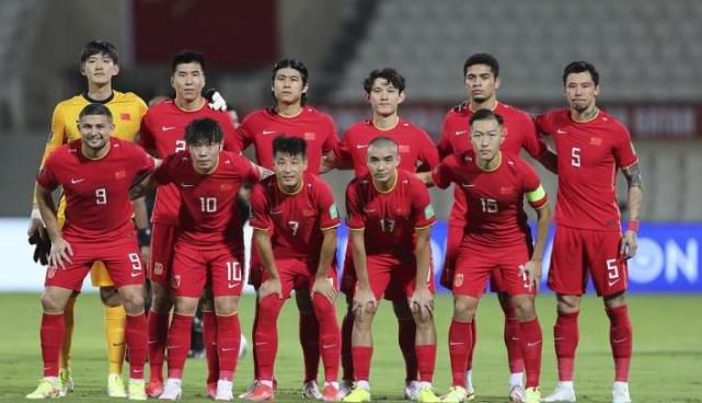 以前，守着一块地盘就各自为战、甚至互相竞争、敌对、火拼的他们，现在全部成了并肩的战友。